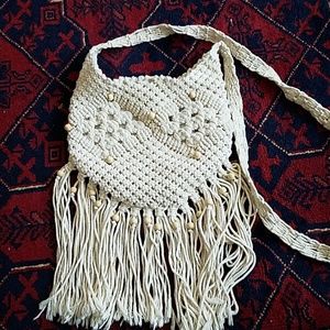 Fringe knitted shoulder bag